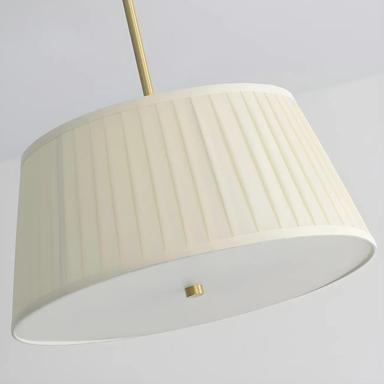 Lustre minimaliste en métal plissé avec abat-jour