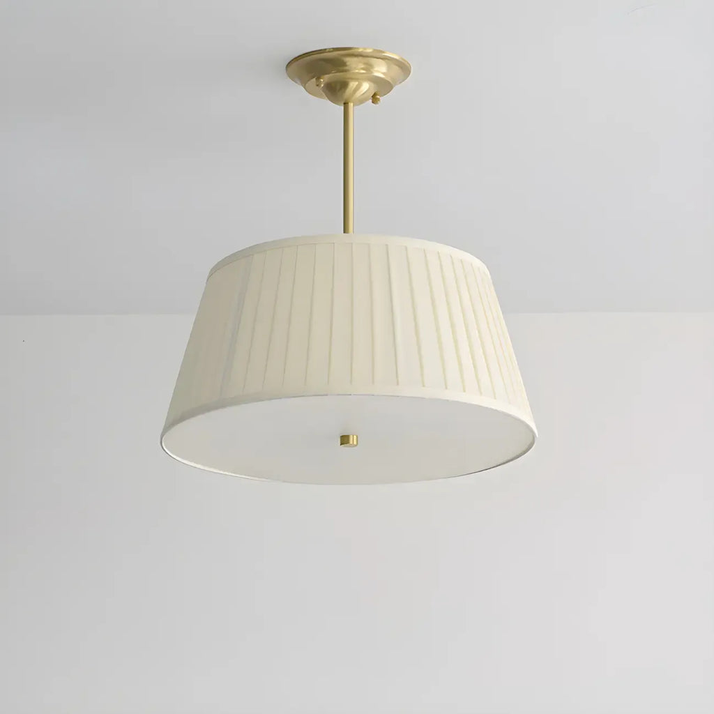 Lustre minimaliste en métal plissé avec abat-jour