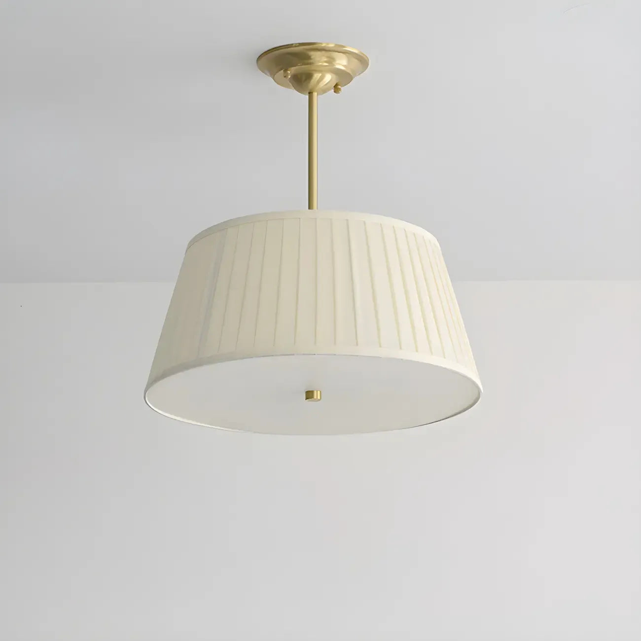 Lustre minimaliste en métal plissé avec abat-jour