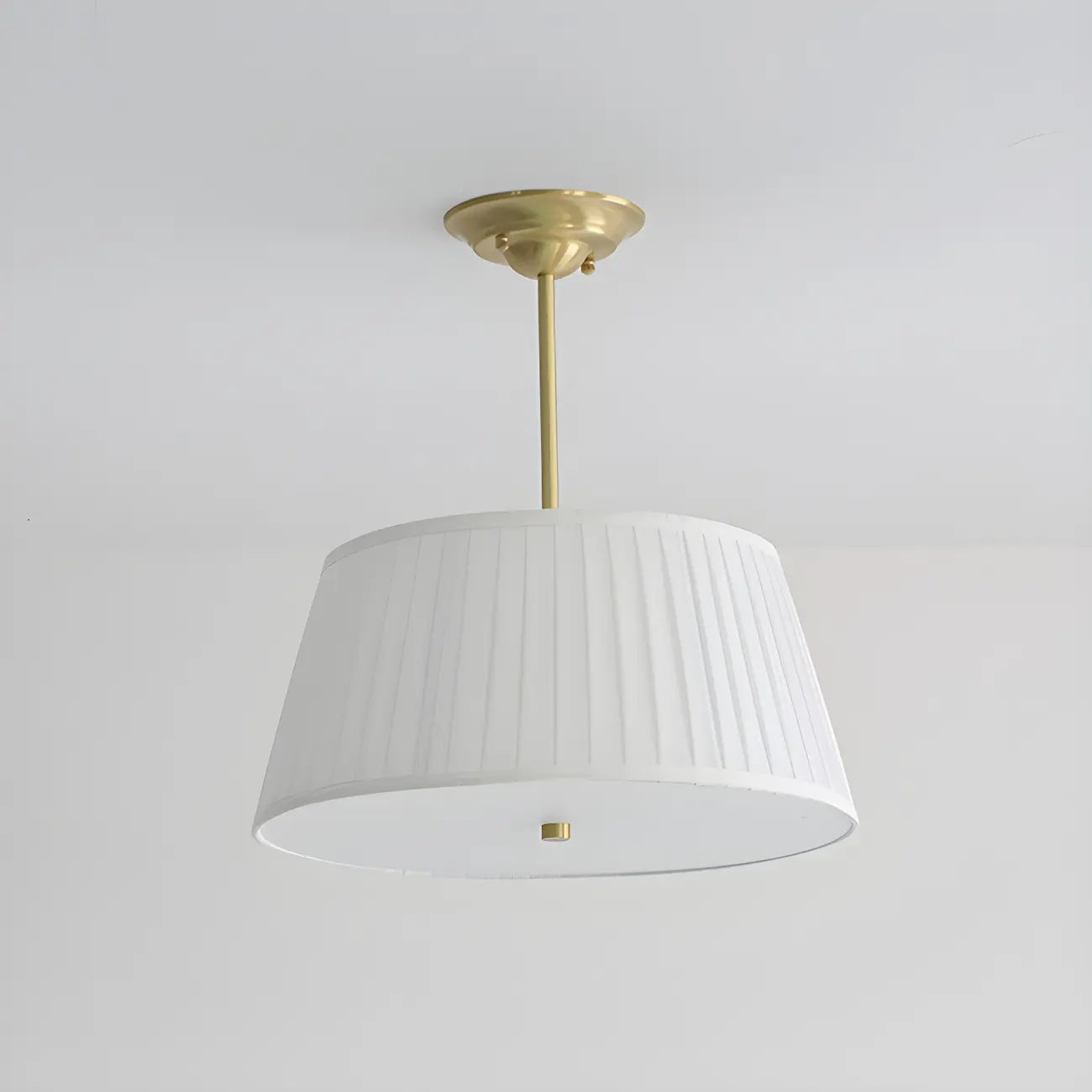 Lustre minimaliste en métal plissé avec abat-jour