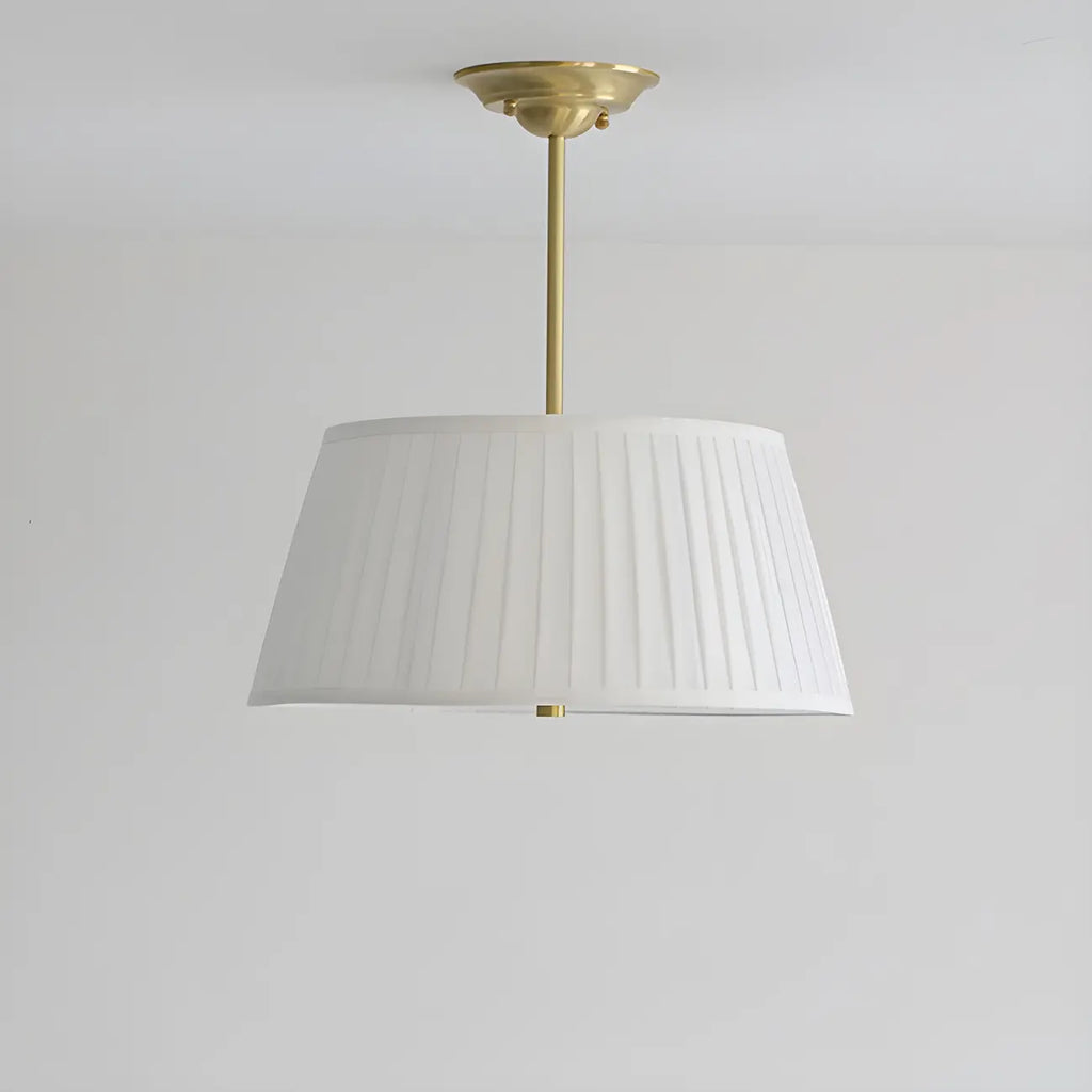 Lustre minimaliste en métal plissé avec abat-jour