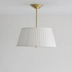 Lustre minimaliste en métal plissé avec abat-jour