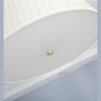 Lustre minimaliste en métal plissé avec abat-jour