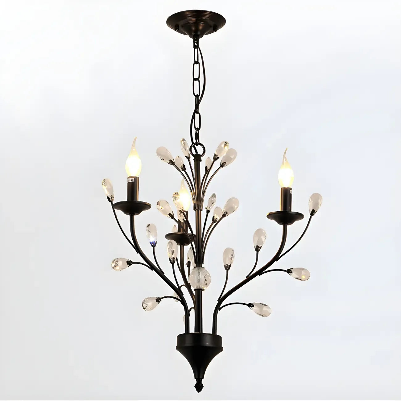 Lampadario a candelabro moderno ed elegante con rami neri e cristalli