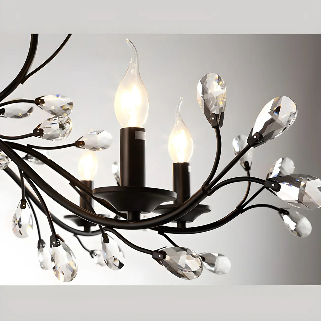 Lampadario a candelabro moderno ed elegante con rami neri e cristalli