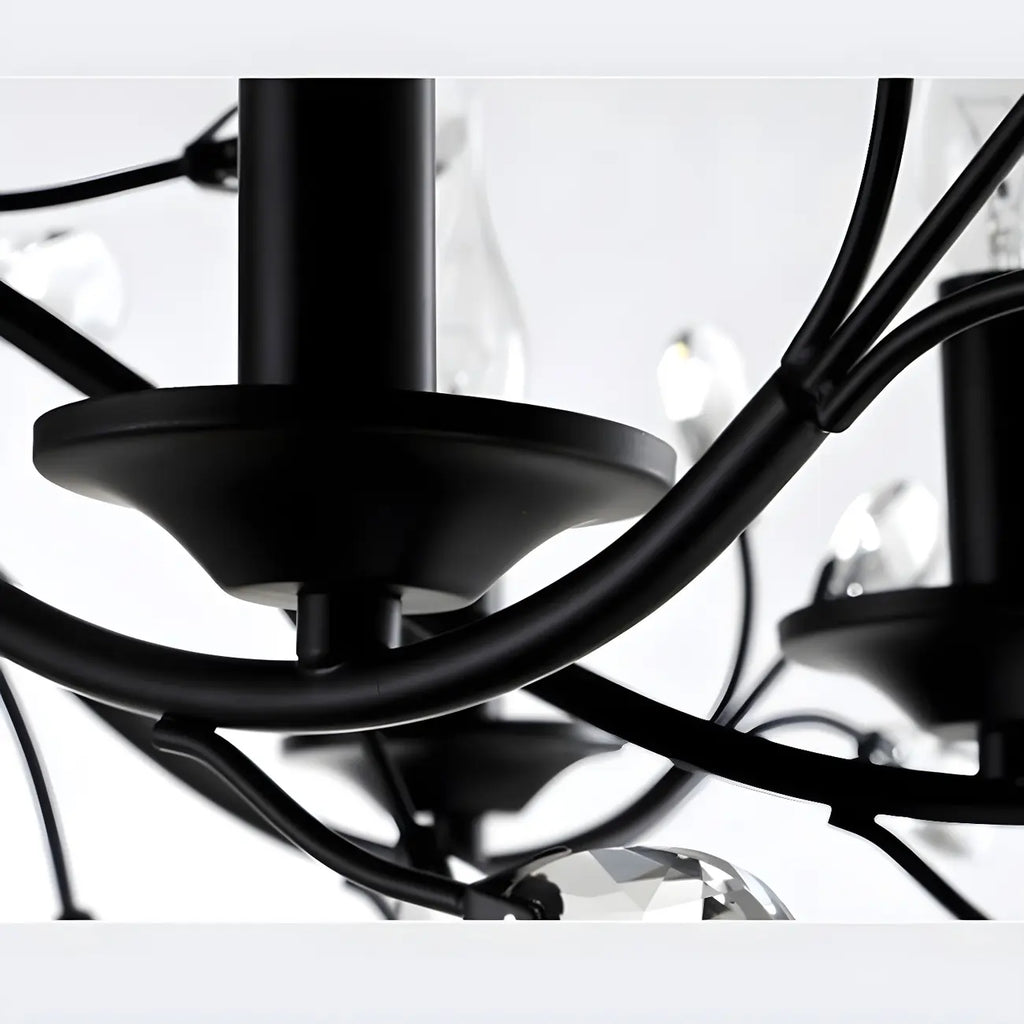 Lampadario a candelabro moderno ed elegante con rami neri e cristalli