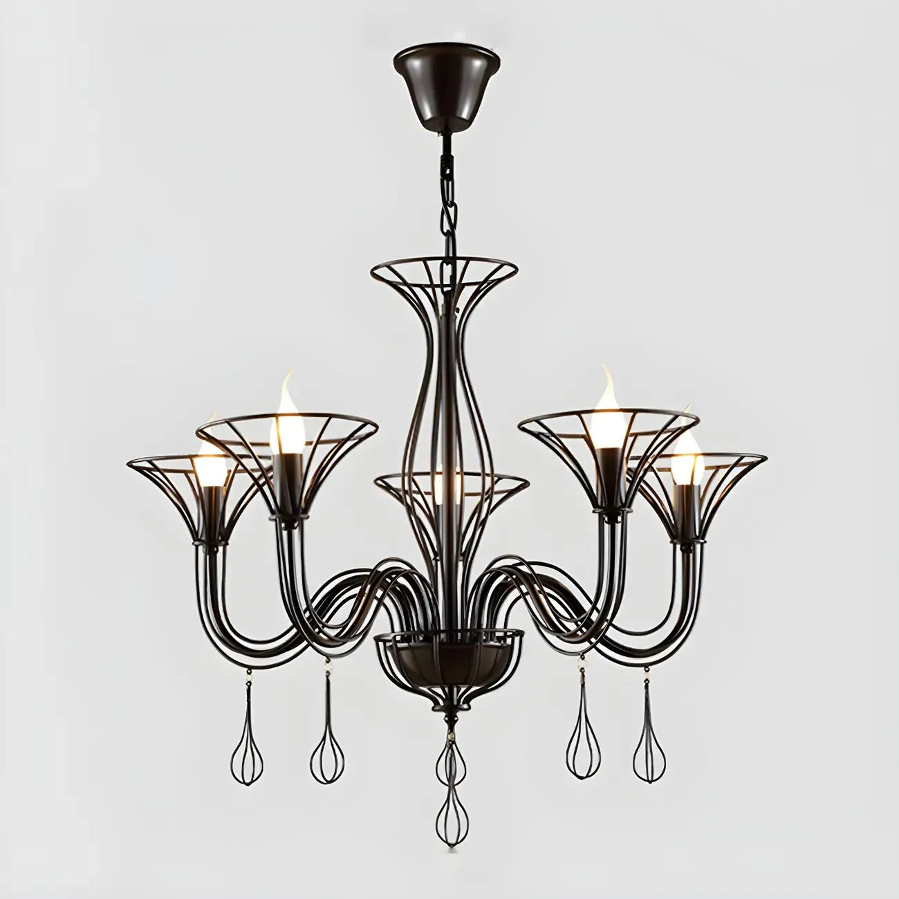 Lustre moderne en métal noir au design incurvé