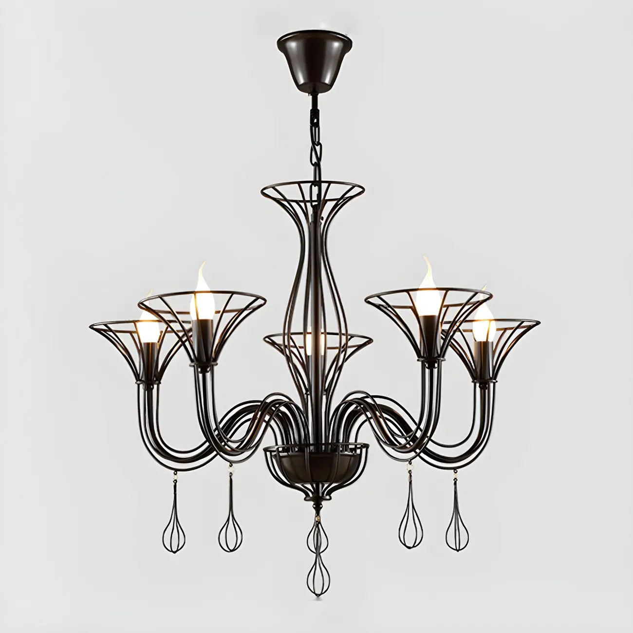 Lustre moderne en métal noir au design incurvé