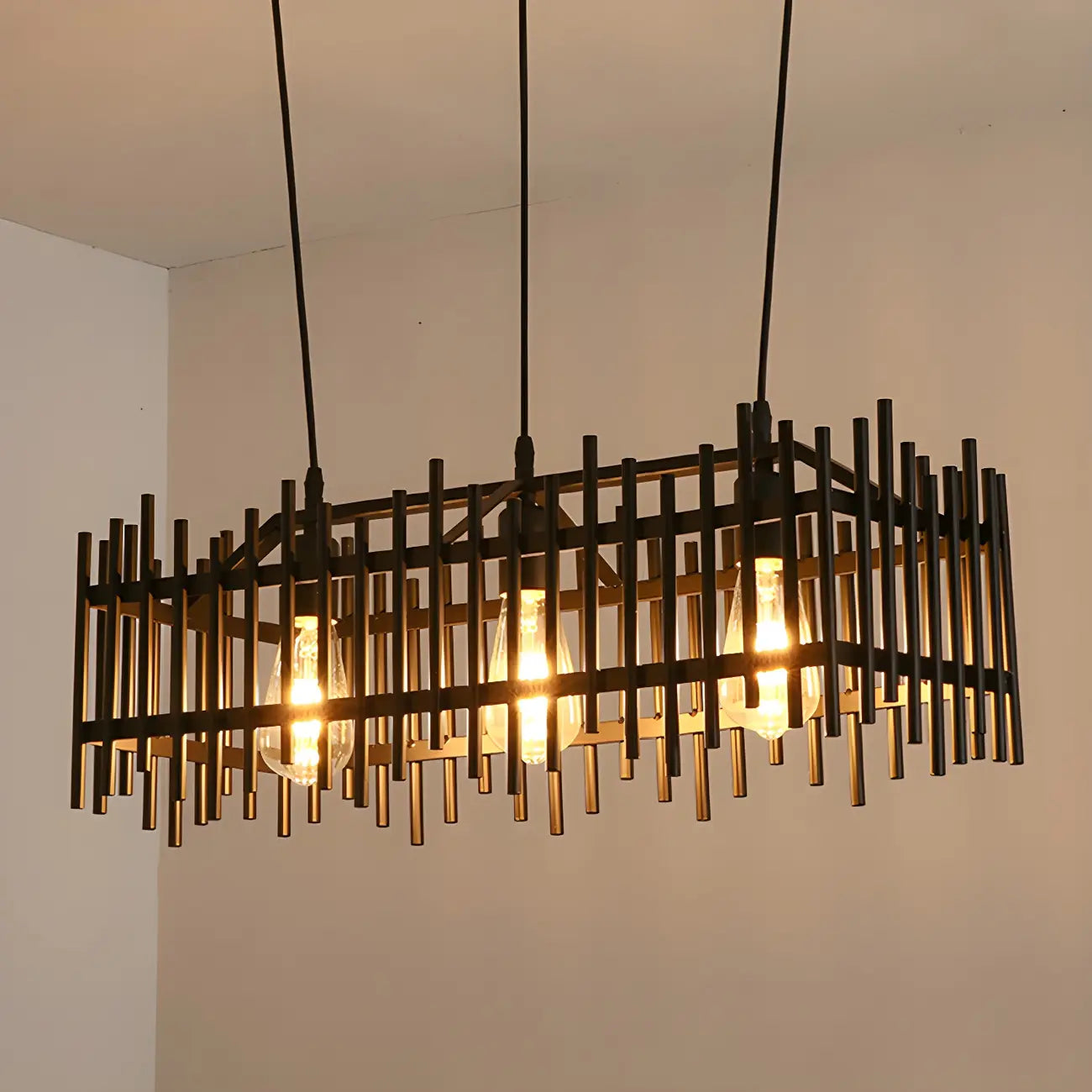 Lustre industriel en métal noir pour cuisine