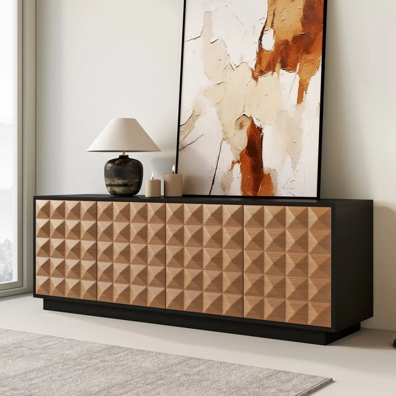 Meuble TV avec portes cannelées en bois noir et naturel pour téléviseur de 75 pouces