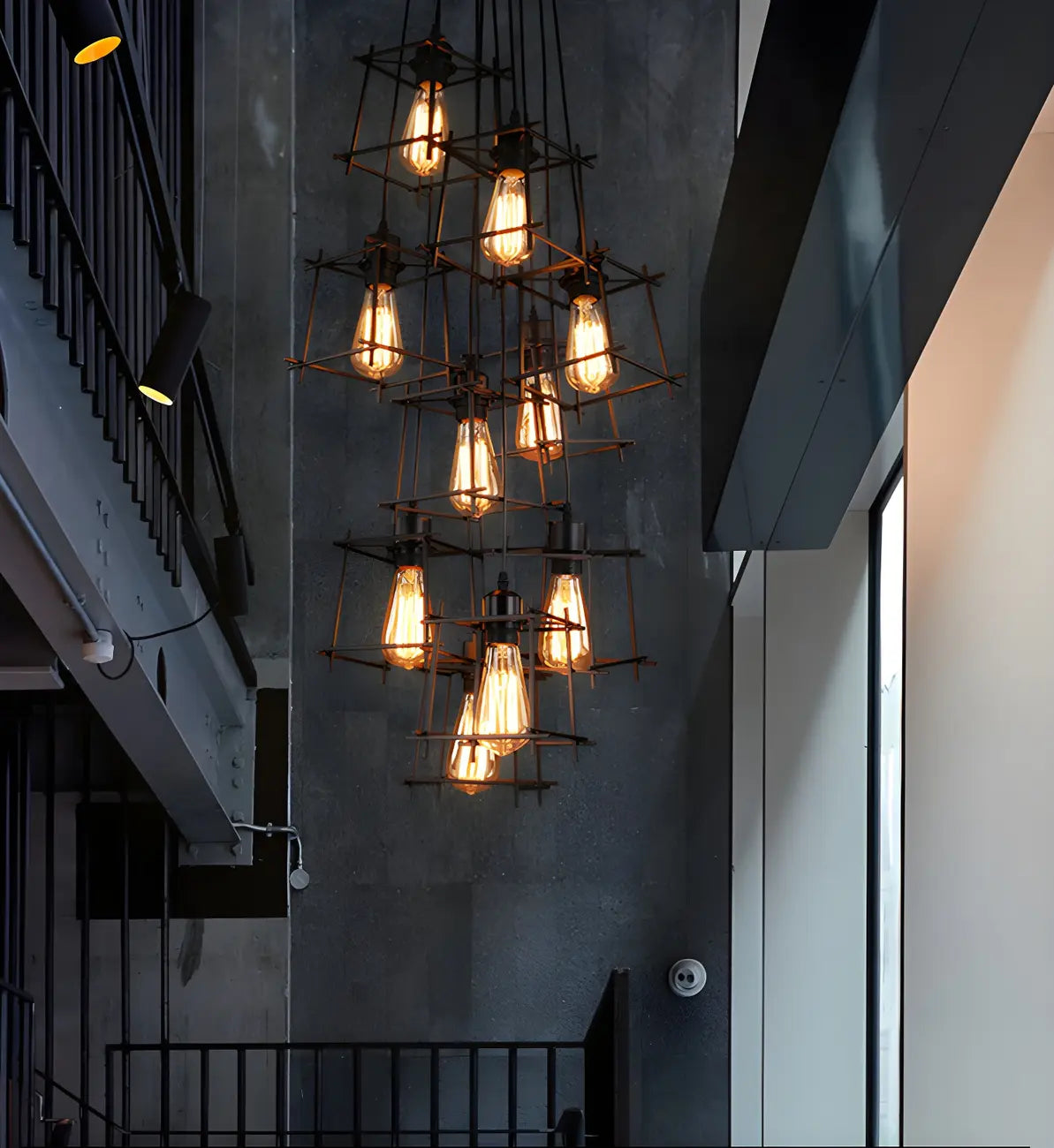 Grand lustre suspendu industriel noir à 10 lumières avec cage