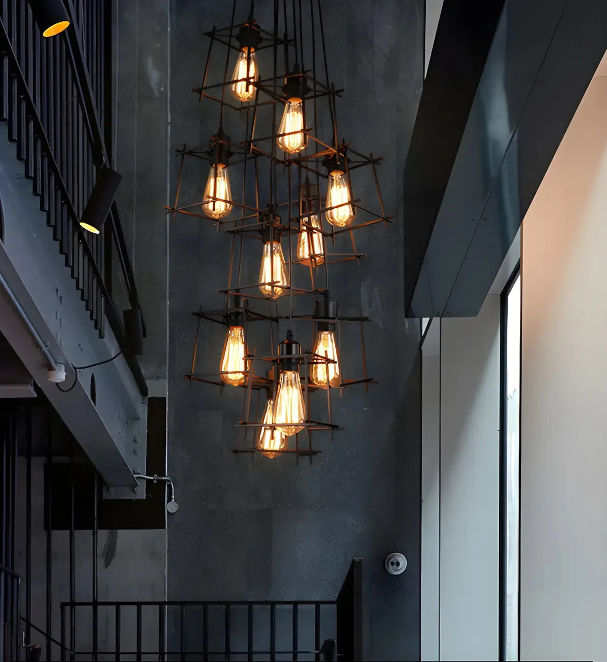 Grand lustre suspendu industriel noir à 10 lumières avec cage