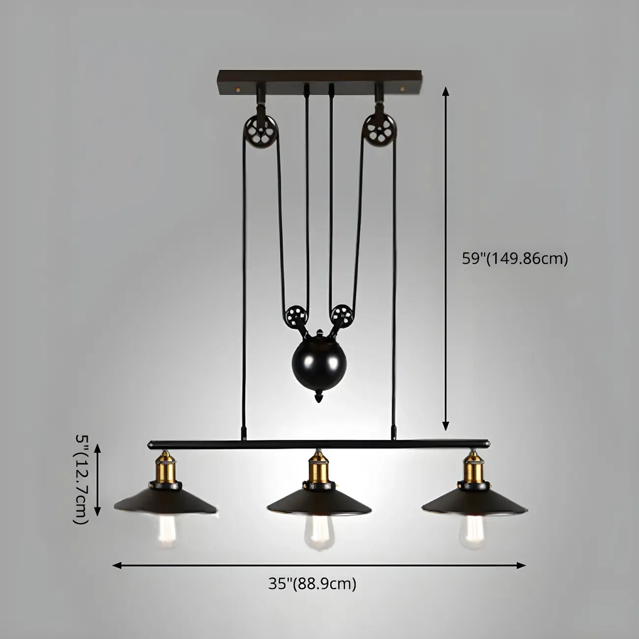 Suspension industrielle en métal noir avec poulie pour cuisine