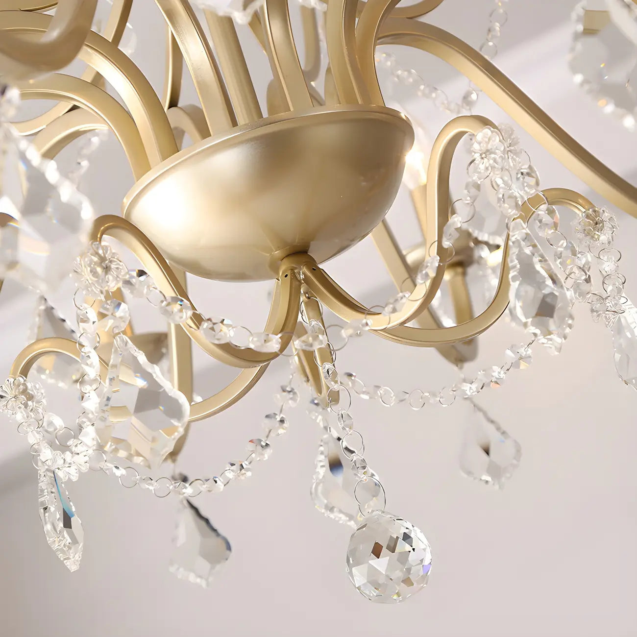 Lustres candélabres en cristal doré à bras incurvés de style français