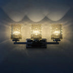 Applique murale LED chromée à 3 lumières avec verre prismatique pour salle de bain