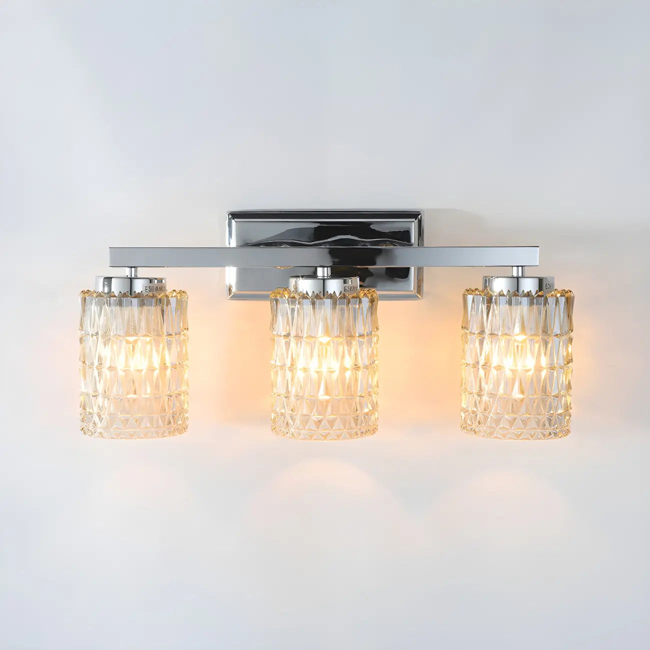 Applique murale LED chromée à 3 lumières avec verre prismatique pour salle de bain
