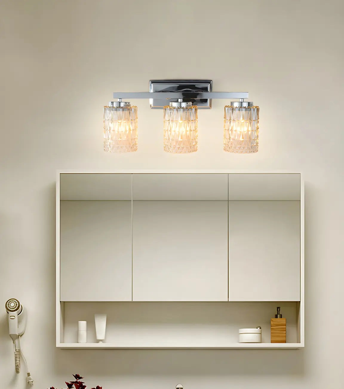Applique murale LED chromée à 3 lumières avec verre prismatique pour salle de bain