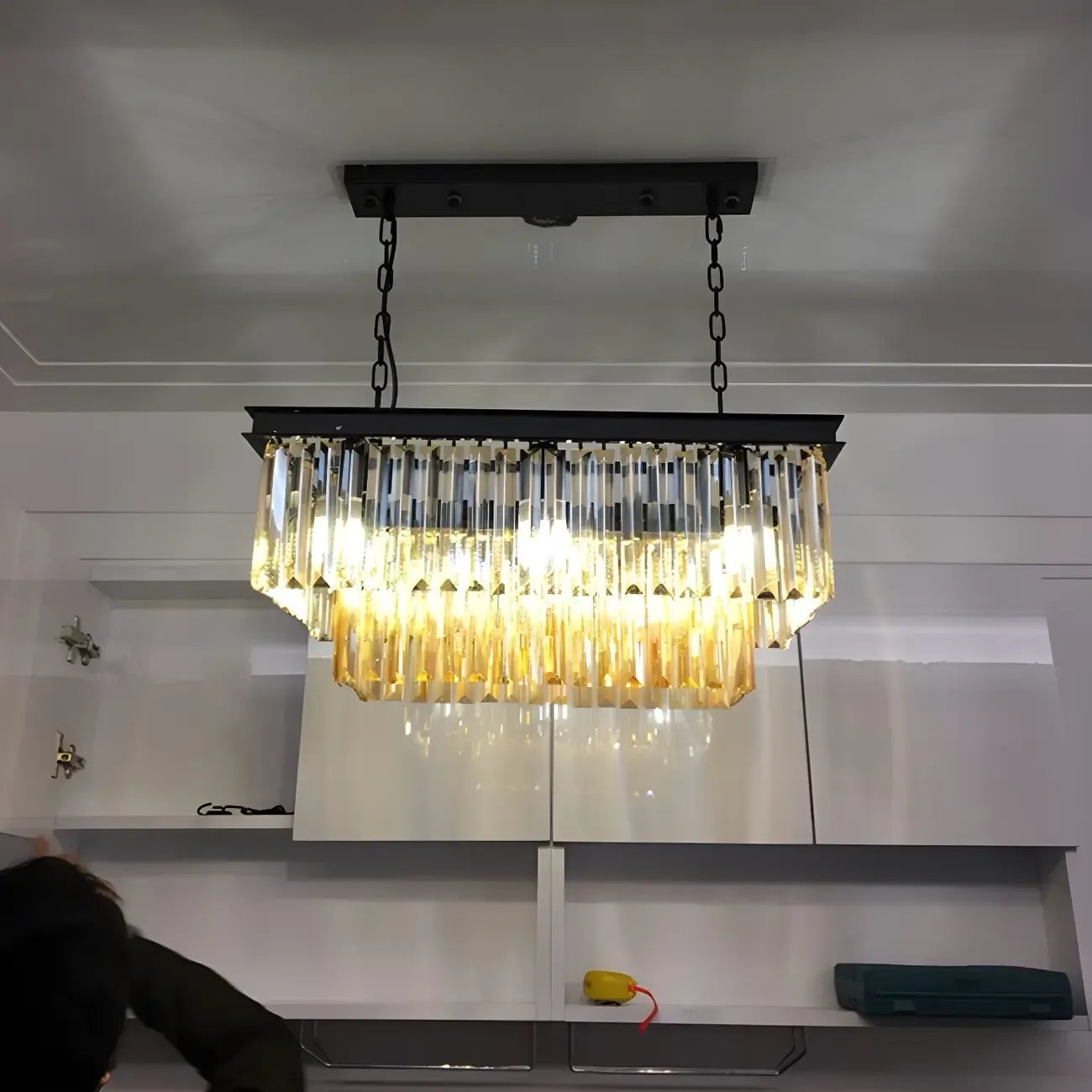 Suspension linéaire moderne en cristal ambré pour îlot de cuisine
