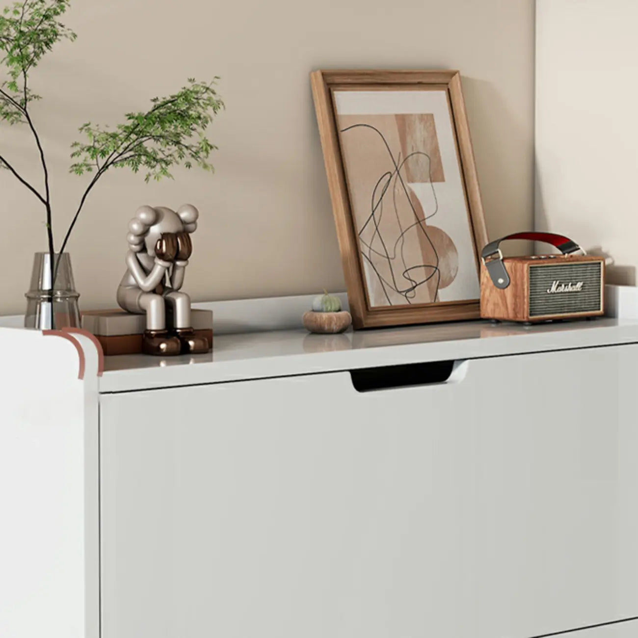 Scarpiera a 3 livelli in legno bianco con anta a ribalta
