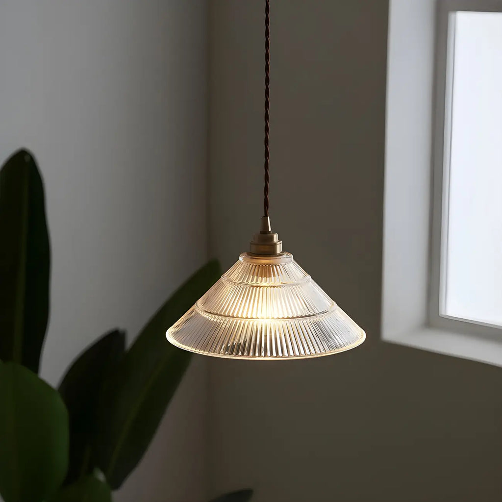 Suspension conique en verre transparent de style industriel