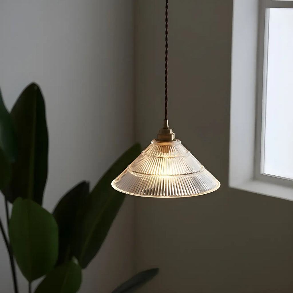 Suspension conique en verre transparent de style industriel