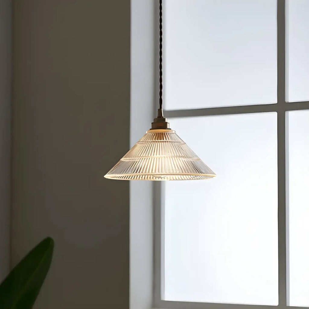 Suspension conique en verre transparent de style industriel