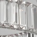 Salle à manger avec suspension moderne en cristal et anneau LED