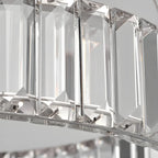 Salle à manger avec suspension moderne en cristal et anneau LED