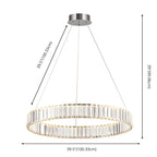 Salle à manger avec suspension moderne en cristal et anneau LED