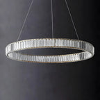 Salle à manger avec suspension moderne en cristal et anneau LED