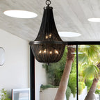 Lustre rustique en métal avec panier à perles noires et grand lustre