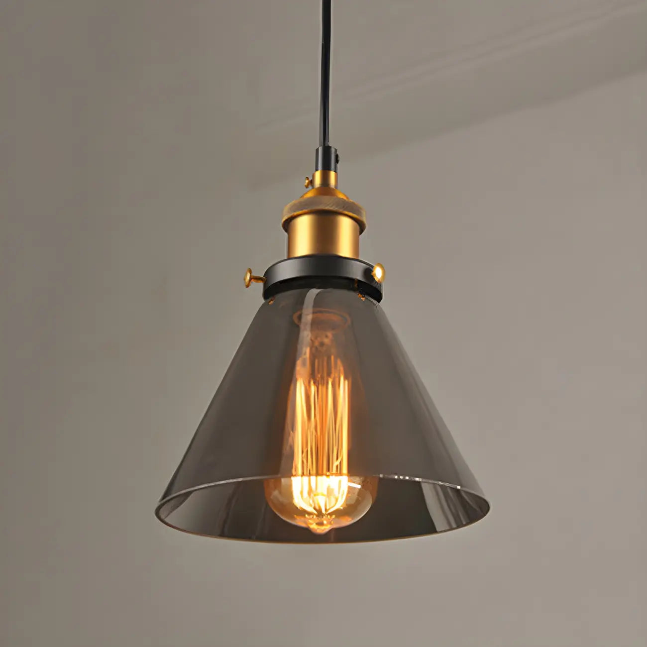 Suspension industrielle géométrique en verre transparent à une lumière pour cuisine