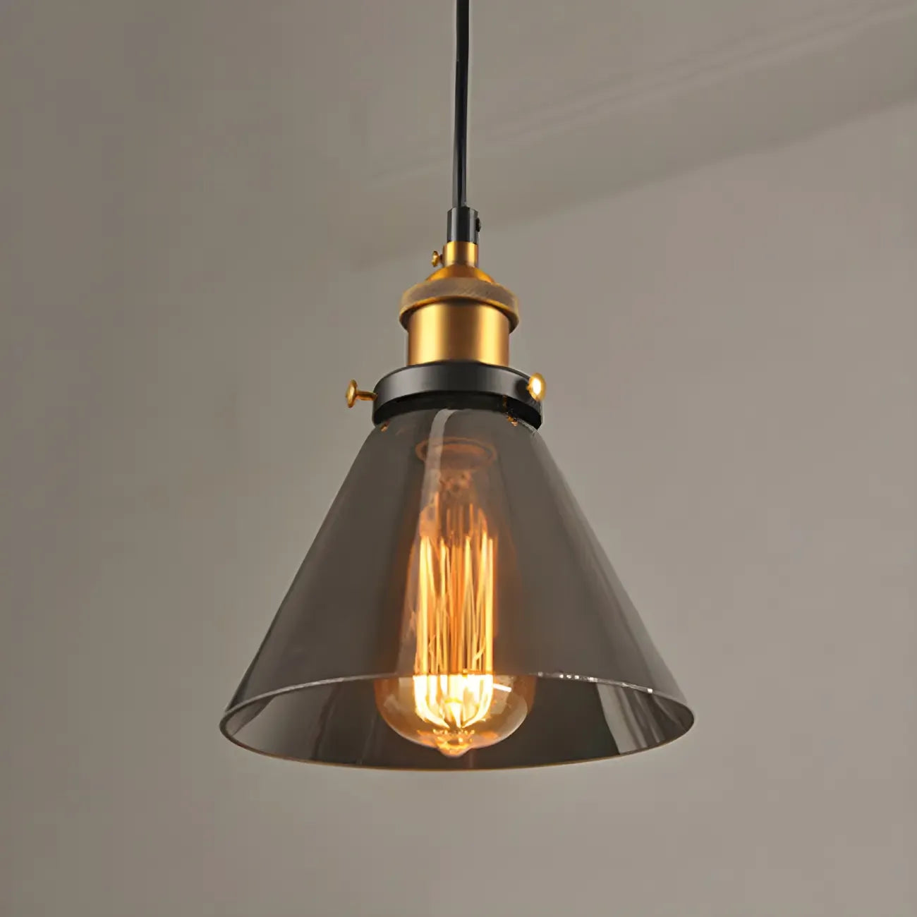 Suspension industrielle géométrique en verre transparent à une lumière pour cuisine