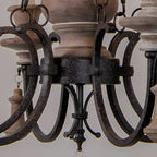 Lustre rustique de style campagnard en bois brun à 6 lumières, de type candélabre.