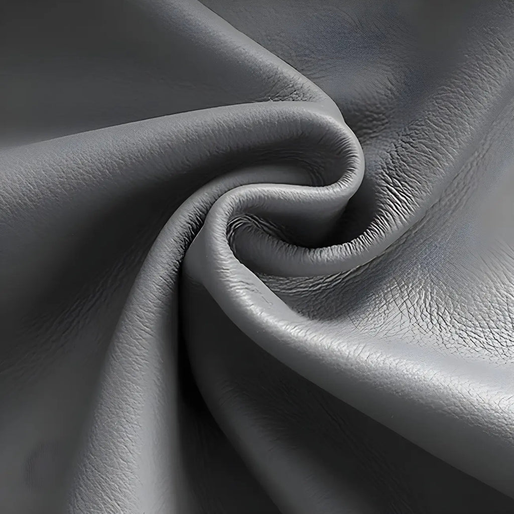Chaise de salle à manger moderne en cuir avec accoudoirs