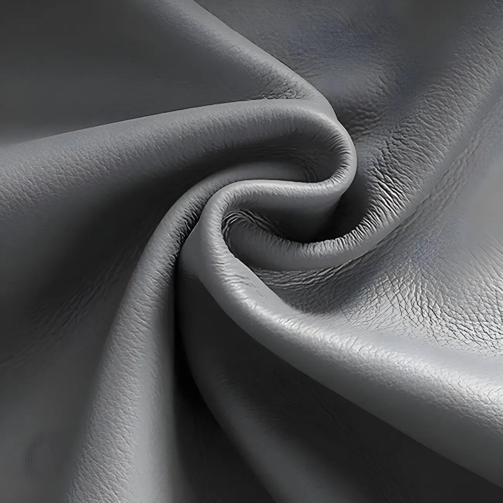 Chaise de salle à manger moderne en cuir avec accoudoirs