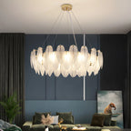 Lustre rond élégant en verre blanc et plumes