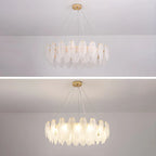 Lustre rond élégant en verre blanc et plumes