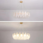 Lustre rond élégant en verre blanc et plumes