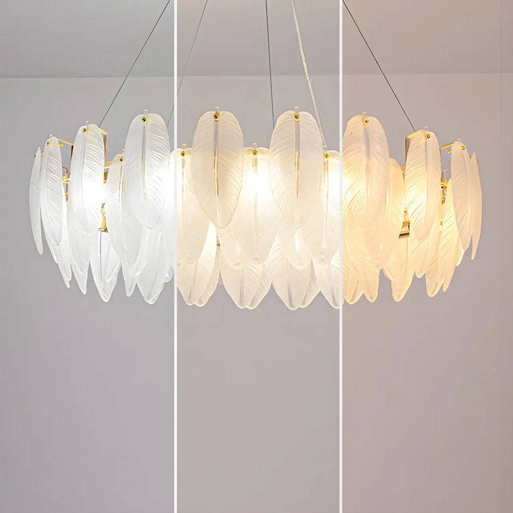 Lustre rond élégant en verre blanc et plumes