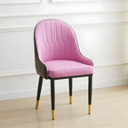 Chaise de salle à manger contemporaine en cuir avec accoudoirs et dossier incurvé
