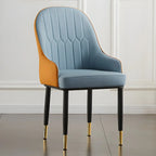 Chaise de salle à manger contemporaine en cuir avec accoudoirs et dossier incurvé