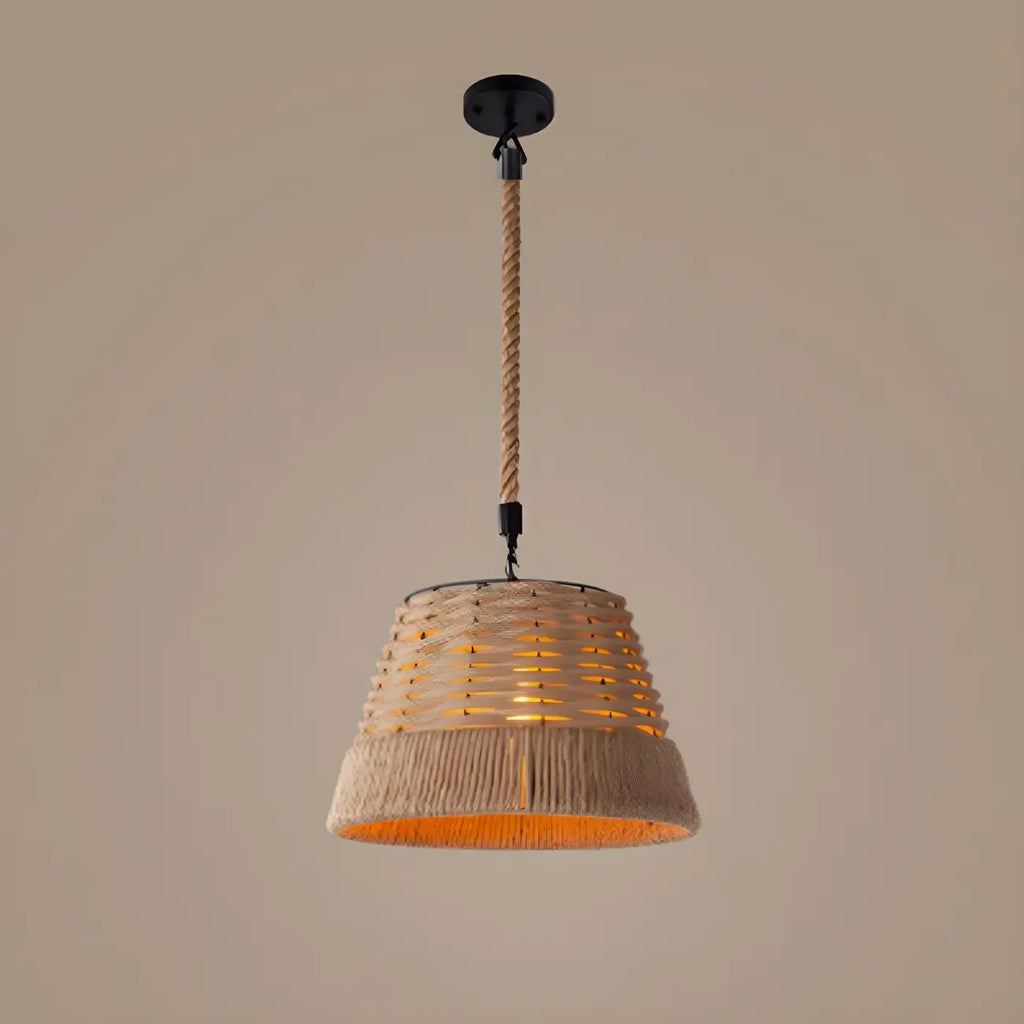 Suspension industrielle en rotin, métal noir et corde de chanvre