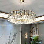 Lustre ovale moderne et élégant en cristal clair