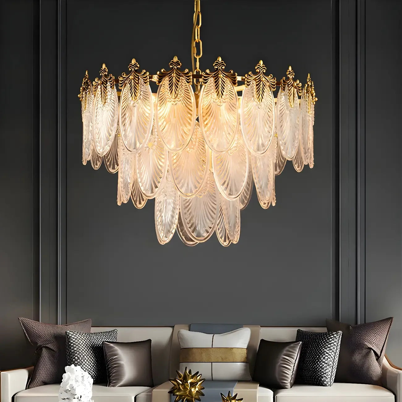 Lustre élégant en laiton et verre côtelé à plusieurs niveaux