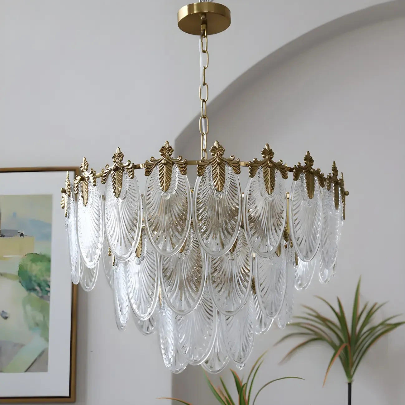 Lustre élégant en laiton et verre côtelé à plusieurs niveaux
