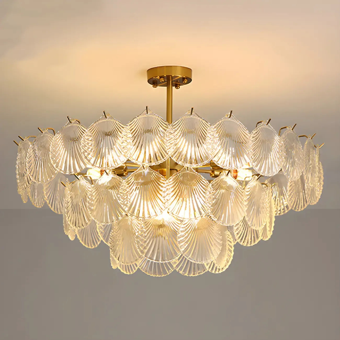 Lampadario in vetro a strati smerlato regolabile, elegante e unico, color oro