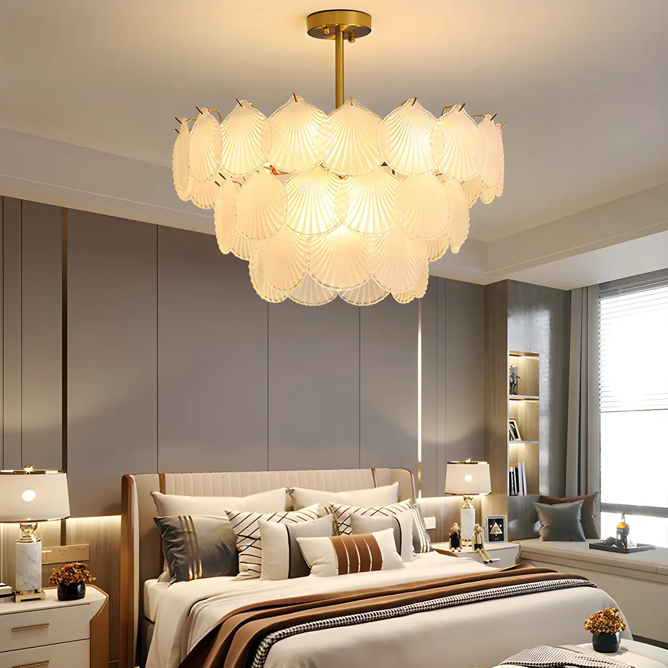 Lampadario in vetro a strati smerlato regolabile, elegante e unico, color oro