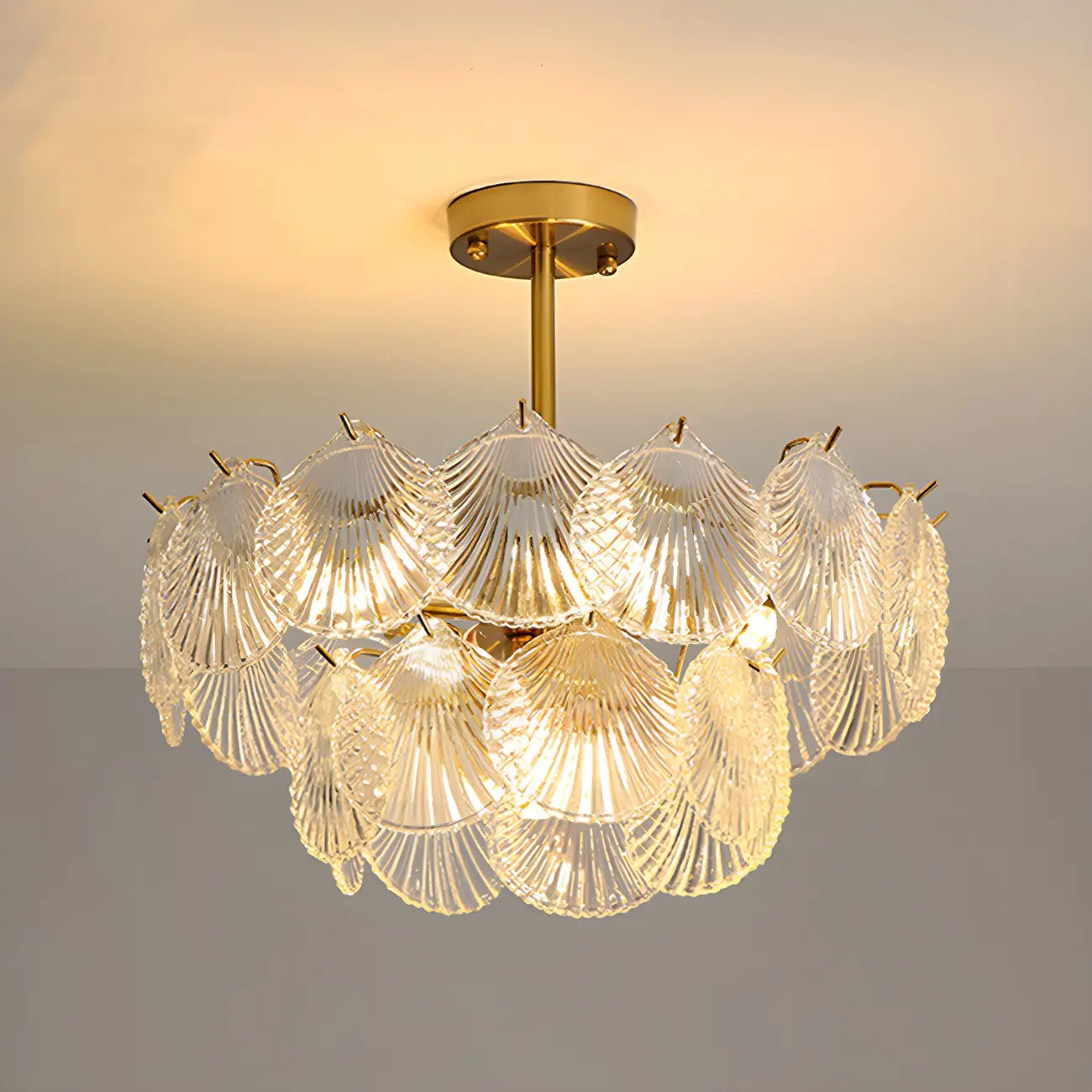 Lampadario in vetro a strati smerlato regolabile, elegante e unico, color oro