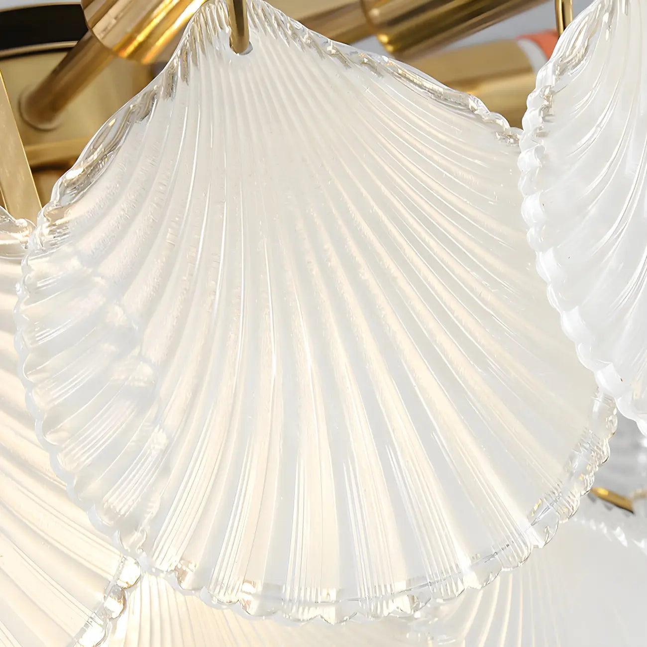 Lampadario in vetro a strati smerlato regolabile, elegante e unico, color oro